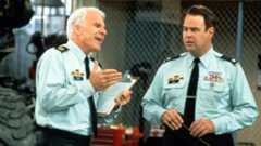 Immer Ärger mit Sergeant Bilko – Bild: 1996 Universal City Studios Inc. All rights reserved. Lizenzbild frei