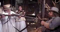 Eine Faust geht nach Westen – Bild: port.hu