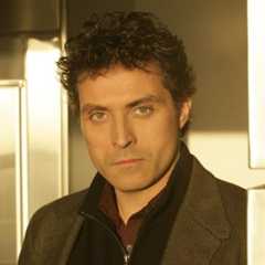 Rufus Sewell – Bild: Warner Bros.