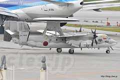 E-2C（34-3452） - 那覇空港の展望デッキから見える空自機