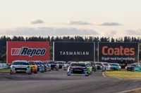 Supercars Symmons Plains: Payne heads Feeney in close thriller at Tasmania