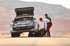 WRC Saudi Arabia: Evans suffers puncture as victory battle heats ups 