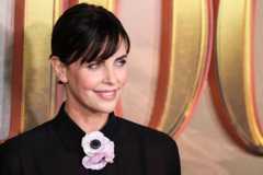 Charlize Theron - Leben und Karriere der Schauspielerin im Star-Porträt.