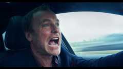 Furioser Episodenfilm "I Am The Greatest": In der Folge "Agent of Change" spielt "Tatort"-Star Mark Waschke einen Manager, der sich im Wortsinne auf der Überholspur befindet. 