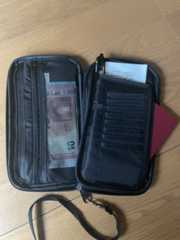 【おすすめ】失敗しない!海外旅行で現金・クレジットカード・パスポートを安全かつ取り出しやすく持ち運ぶ方法は?