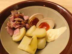 じゃがいも＋マヨネーズ＋味玉＋豚とろスモークのポテサラ