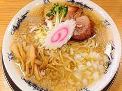 東京・十条の人気ラーメン店「流。（ル）」のアブラ煮干そば