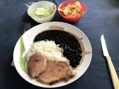 白米に豆の煮込み