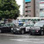 【画像】もはや東京の風景のひとつになっているJPNタクシー！　乗り降りもラクで後席も広く大満足……なのに地方ではあまり走ってないってナゼ？ 〜 画像2