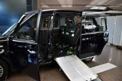 トヨタJPN TAXIの車いす用スロープ
