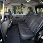 【画像】もはや東京の風景のひとつになっているJPNタクシー！　乗り降りもラクで後席も広く大満足……なのに地方ではあまり走ってないってナゼ？ 〜 画像9