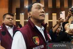 Police seize over 200,000 drug pills from car crash on Sumatra toll