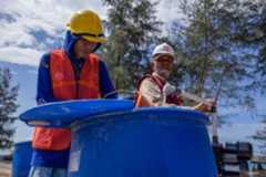 Seizing new hope from Red and White Fishing Villages