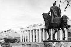 Statue of Skanderbeg (Gjergj Kastrioti) on Skanderbeg Square, Tirana, Alb.