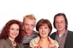 Faith In The Future. Image shows left to right: Hannah Grayshott (Julia Sawalha), Jools (Simon Pegg), Faith Grayshott (Lynda Bellingham), Paul (Jeff Rawle). Credit: London Weekend Television