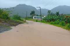 Carluxo não tem nada a dizer sobre as chuvas em SC?