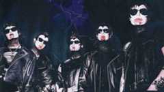 Creeper posing for a photograph while covered in blood