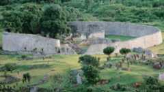A photo of the structures at the Great Zimbabwe Ruins