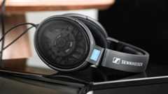 Lifestyle photography of Sennheiser HD 600
