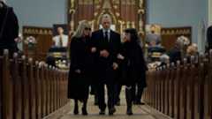 The Fall of the House of Usher. (L to R) Mary McDonnell as Madeline Usher, Bruce Greenwood as Roderick Usher, Ruth Codd as Juno Usher in episode 105 of The Fall of the House of Usher. Cr. Eike Schroter/Netflix © 2023