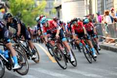 Riders corner at GP de Québec.