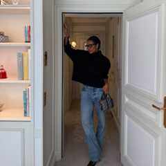 Influencer wearing flared jeans