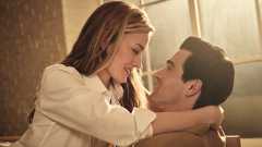 Carolyn Bessette (played by Sarah Pidgeon) and John F. Kennedy Jr. (Paul Anthony Kelly) are the couple at the heart of "Love Story: John F. Kennedy Jr. & Carolyn Bessette"