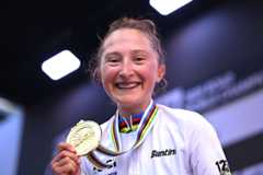 KIGALI, RWANDA - SEPTEMBER 27: Gold medalist Magdeleine Vallieres and Team Canada celebrates winning during the medal ceremony after the 98th UCI Cycling World Championships Kigali 2025 - Women Elite Road Race a 164.6km race from Kigali to Kigali on September 27, 2025 in Kigali, Rwanda. (Photo by Dario Belingheri/Getty Images)
