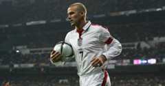 David Beckham of England in action during the international friendly match between Spain and England on November 17, 2004 at the Estadio Bernabeu in Madrid, Spain.