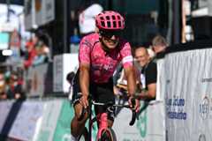 SAN LUCA, ITALY - OCTOBER 04: Richard Carapaz of Ecuador and Team EF Education Easypost crosses the finish line during the 108th Giro dell&amp;apos;Emilia 2025 a 199.2km one day race from Mirandola to San Luca on October 04, 2025 in San Luca, Italy. (Photo by Dario Belingheri/Getty Images)