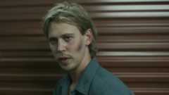 Austin Butler in Darron Aronofsky&#039;s Caught Stealing.
