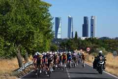 Vuelta a España 2025 - a general shot of the peloton