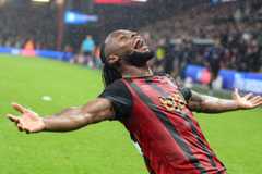 Antoine Semenyo of Bournemouth celebrates after he scores a goal to make it 3-1 during the Premier League match between Bournemouth and Fulham at Vitality Stadium on October 03, 2025 in Bournemouth, England.