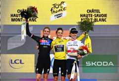 Demi Vollering, Pauline Ferrand-Prévot and Kasia Niewiadoma-Phinney on the podium at the 2025 Tour de France Femmes avec Zwift