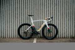 Geraint Thomas&#039; Tour of Britain custom Pinarello Dogma 2025