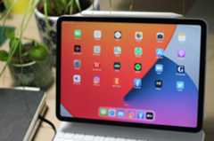 iPad Pro 11-inch 2021 with Magic keyboard and apple pencil