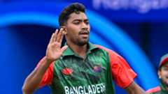 Bangladesh&#039;s Ripon Mondol (L) celebrates with teammates after the dismissal of India&#039;s Yashasvi Jaiswal ahead of the 2025 Asia Cup Rising Stars final featuring Bangladesh vs Pakistan in Doha on Nov, 23 2025. (Photo by Ishara S. KODIKARA / AFP) (Photo by ISHARA S. KODIKARA/AFP via Getty Images)
