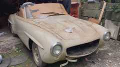 Watch Mercedes 190 SL Get First Wash After Sitting Abandoned For Six Decades