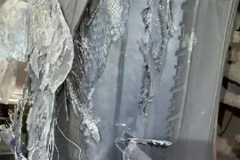 Amerikanac 10 godina nije mijenjao gume, jednu zalijepio trakom (VIDEO)