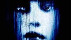 طراحی پوستری فیلم ترسناک