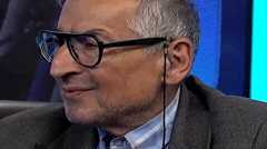 زیباکلام: پیام شرکت نکردن مردم در انتخابات از سوی مقامات شنیده نمی‌شود