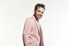 Kenan Doğulu’dan Aşkın Sınır Tanımaz Çağrısı: ‘Ne İstersen O’