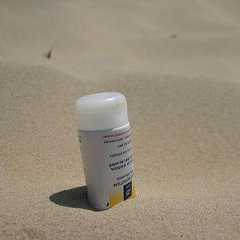 Pour prévenir l'apparition d'un&nbsp;carcinome&nbsp;spinocellulaire, mieux vaut éviter les expositions répétées au soleil et toujours mettre de la&nbsp;crème solaire.&nbsp;©&nbsp;iko,&nbsp;Flickr CC by&nbsp;nc nd 2.0