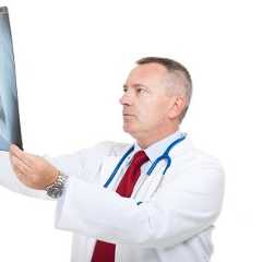 Le diagnostic d’embolie pulmonaire peut se faire à l’aide d’une radiographie du thorax. © Minerva Studio, Shutterstock