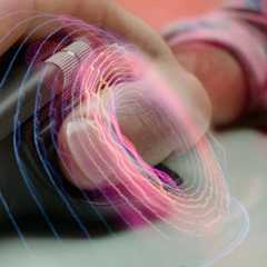 La Logitech MX Master 4 apporte un retour haptique sous le pouce. © Logitech