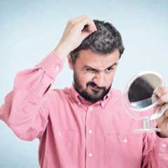 On traque souvent le premier cheveu blanc avec inquiétude. Selon une étude japonaise, ce changement anodin pourrait révéler un mécanisme de défense méconnu de nos cellules. ©&nbsp;emilijamanevska, Adobe Stock