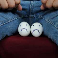 Le cancer du testicule n'engendre généralement aucun symptôme dans les premiers stades. © sulit.photos, Adobe Stock