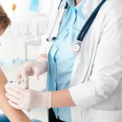 Dès l'été 2020, le Ministère de la Santé souhaite étendre la couverture vaccinale contre le papillomavirus humain aux jeunes garçons. © Adobe Stock