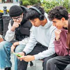 Les jeunes générations, pourtant nées à l'ère du numérique, peinent à maîtriser les compétences informatiques de base. ©&nbsp;Nanci, Adobe Stock