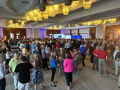 convention-floor-crowd